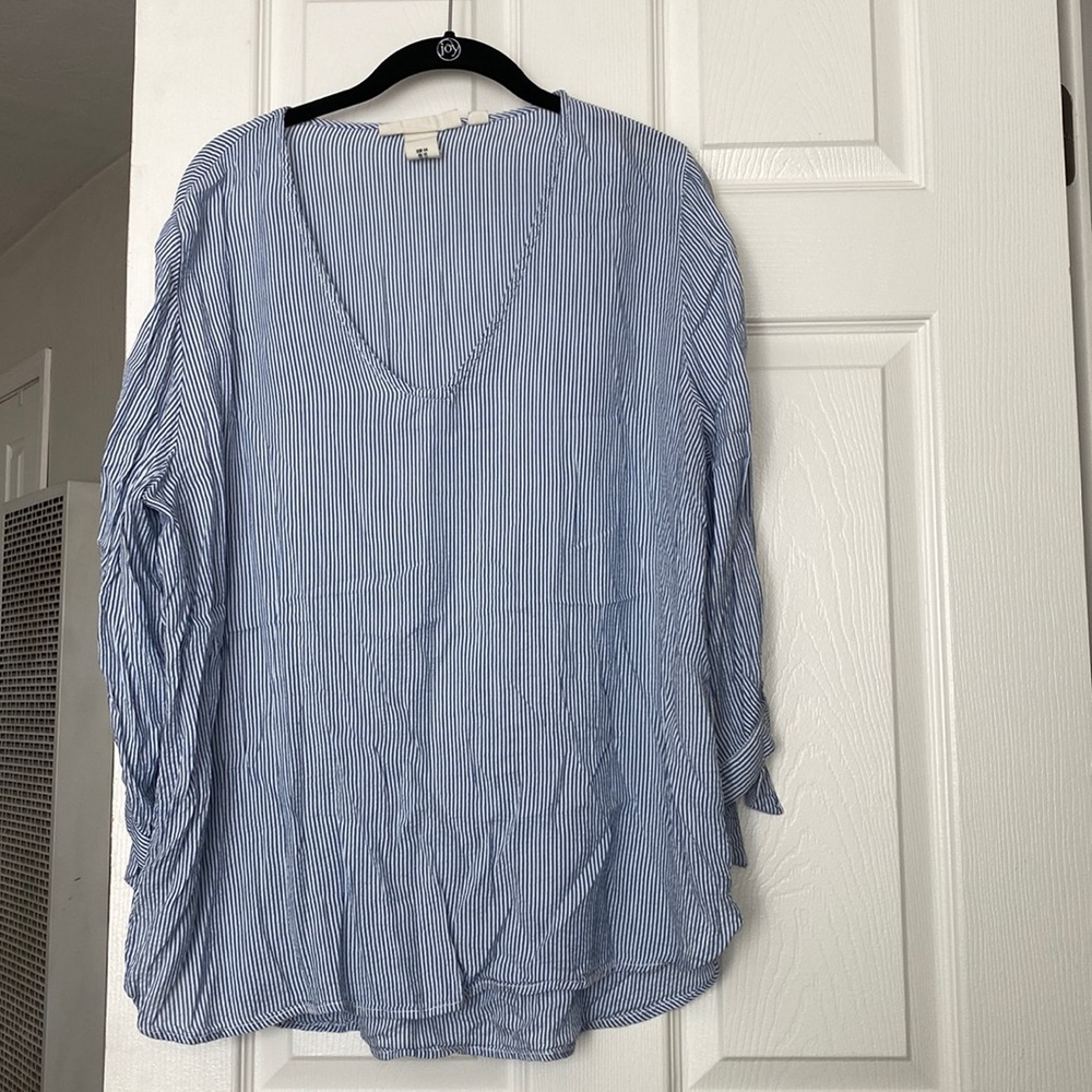 H&M Size 12 Blue and White Top